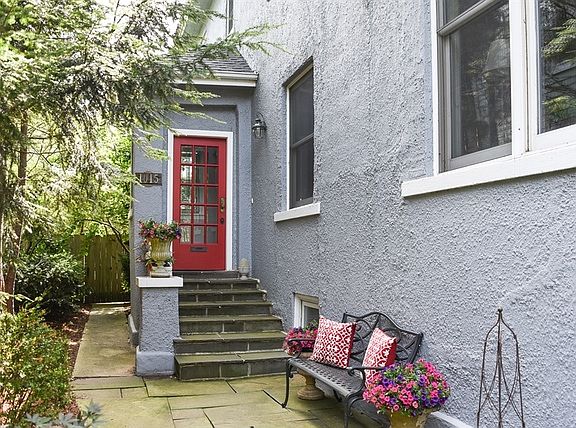 3rd image of 1015 Greenwood Ave