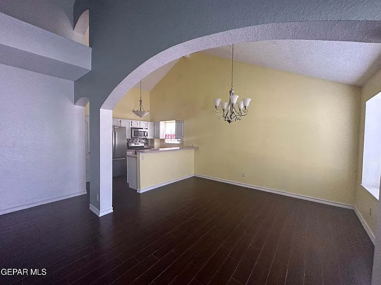 408 Hadley Pl — Photo 6