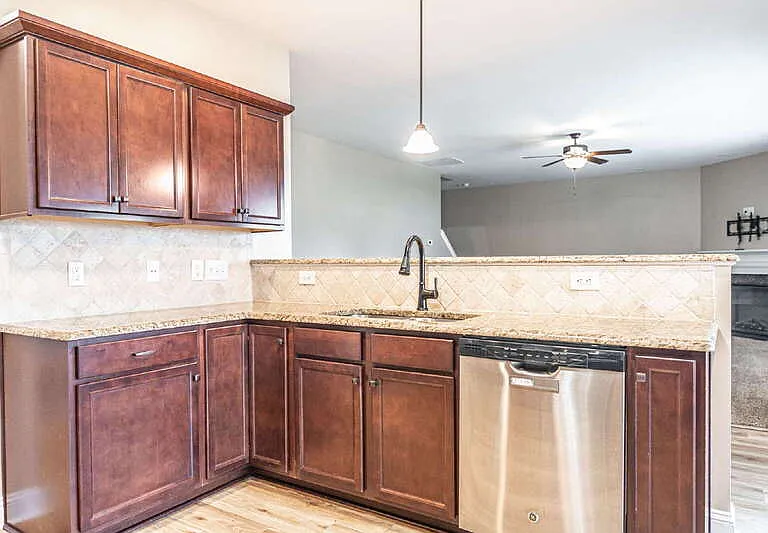 216 Tipperary St — Photo 8