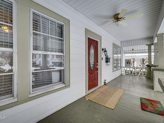 4th image of 222 2nd St