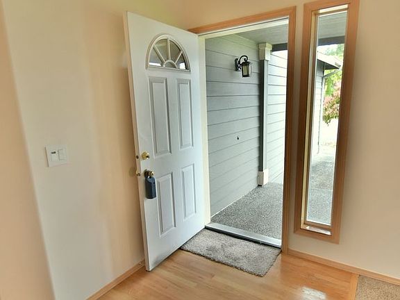 2nd image of 3412 95th Pl SE