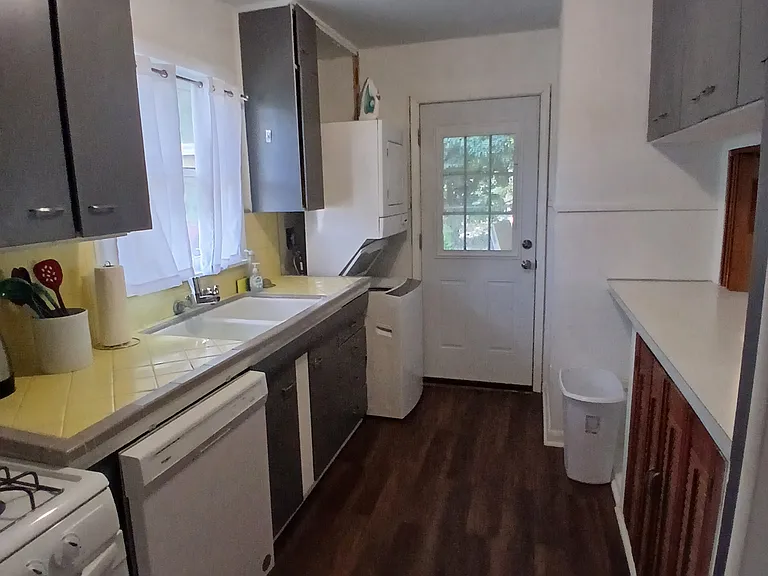 602 Byrnes Dr — Photo 7