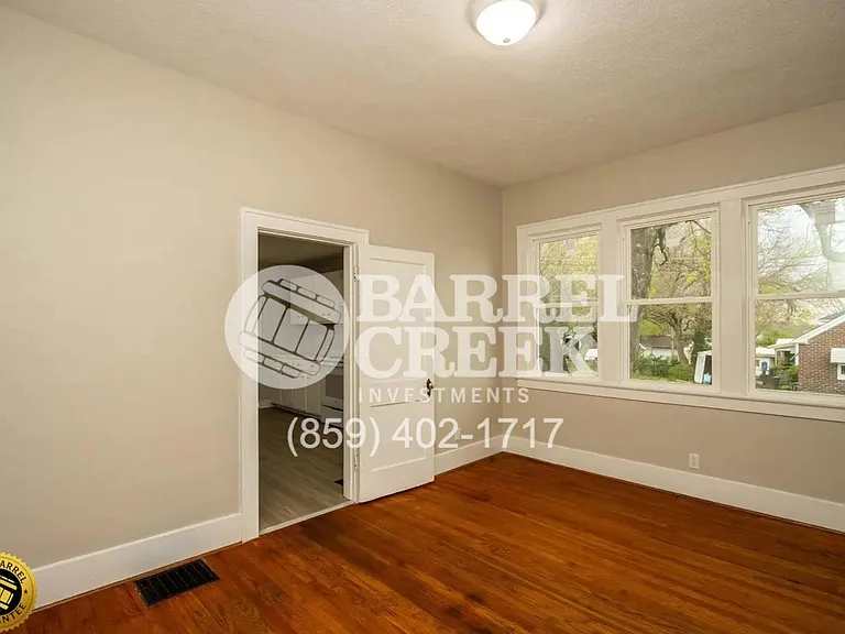 327 N 4th St — Photo 11