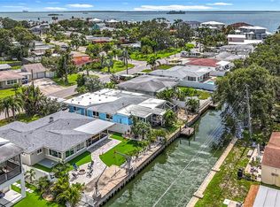 572 Baywood Dr N, Dunedin, FL 34698