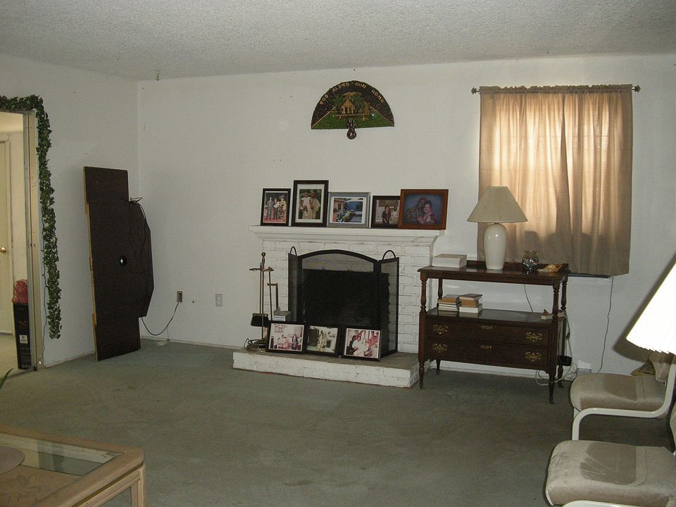 2nd image of 9371 Hawthorne Ave
