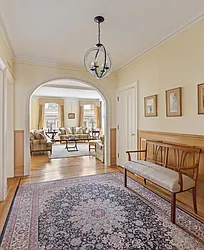 Entry / hallway thumbnail