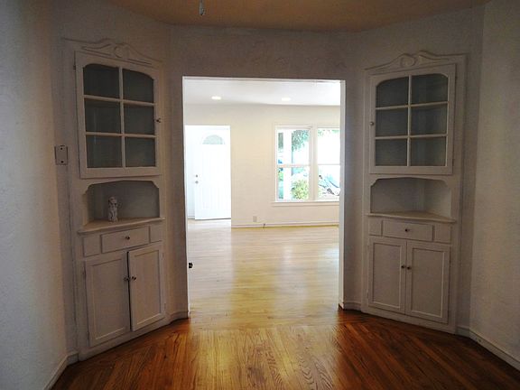 dining room w/ built-ins