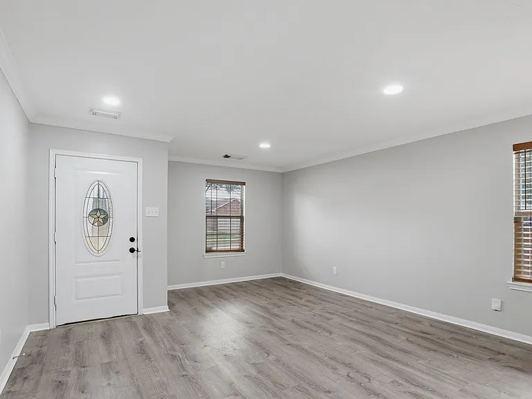 5727 Landon Creek Ln — Photo 3