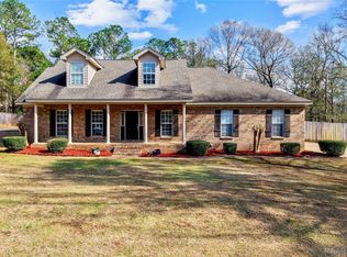 377 Hickory Pl, Wetumpka, AL 36093