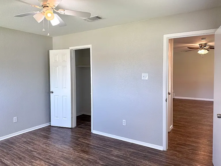 52083 Finley Rd — Photo 10