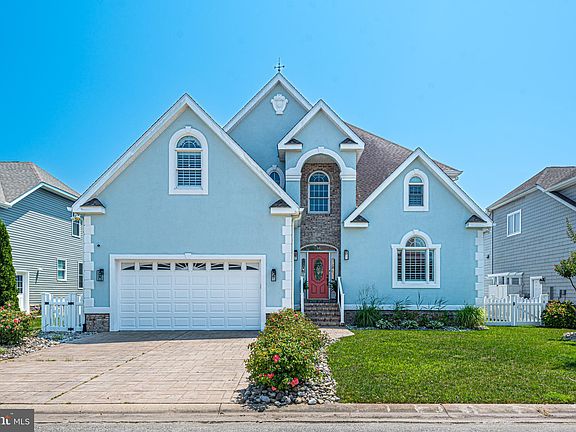 2nd image of 305 S Heron Gull Ct