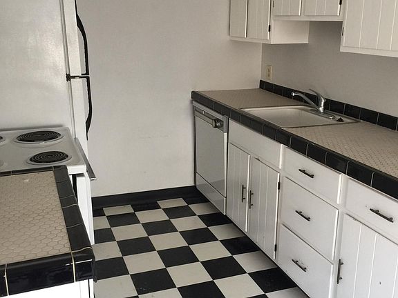 4th image of 1620 N 45th St #205