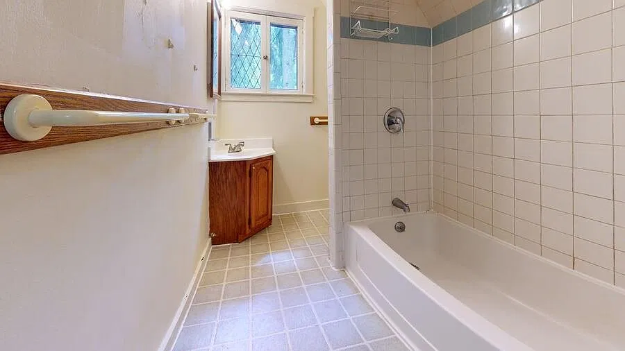 4 bed, 1181 sqft, $3,500 — Photo 4