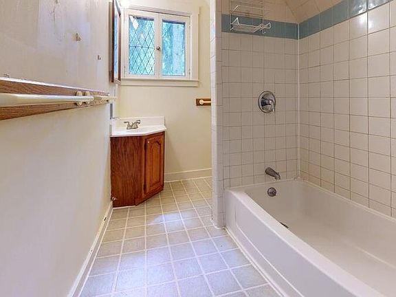 4th image of 1825 Hill St #1825HIL
