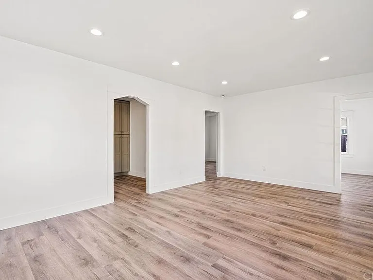 728 E Palmer Ave — Photo 6
