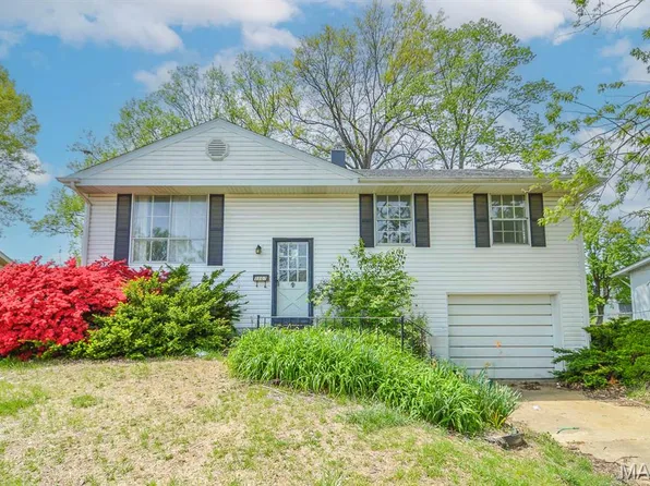 1107 Princeton Dr, O Fallon, IL 62269