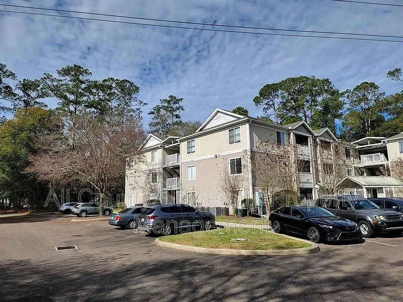 4 bed, 4.0 bath, 1177 sqft, $1,295 — Photo 3