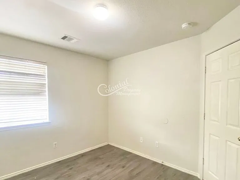 1501 Darjeeling Dr — Photo 14
