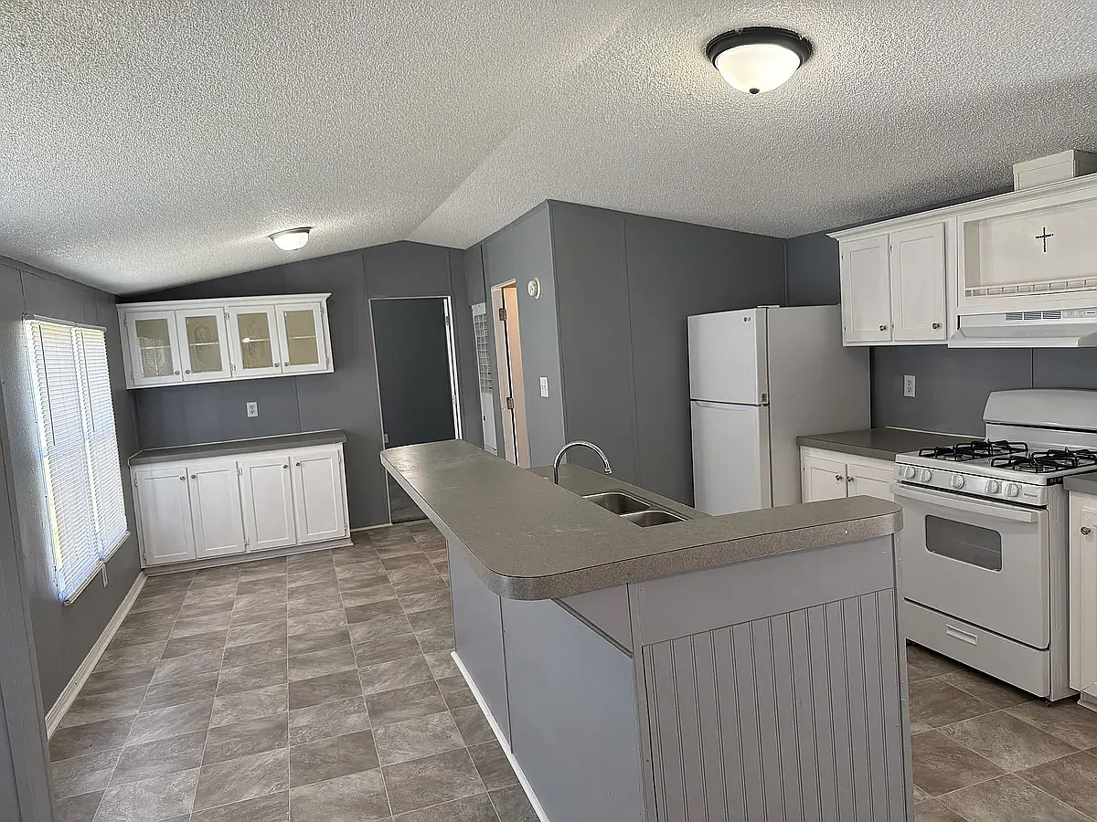 3 bed, 1216 sqft, $1,199 — Photo 4