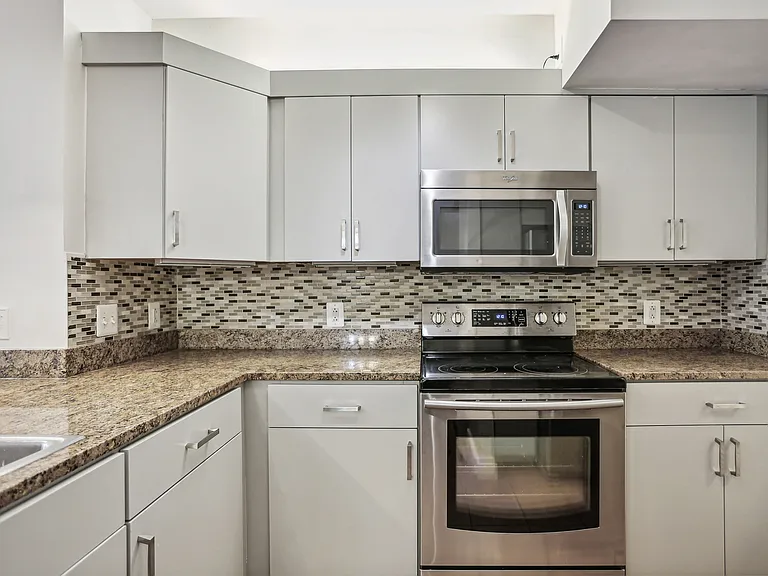 616 E St NW #402 — Photo 8