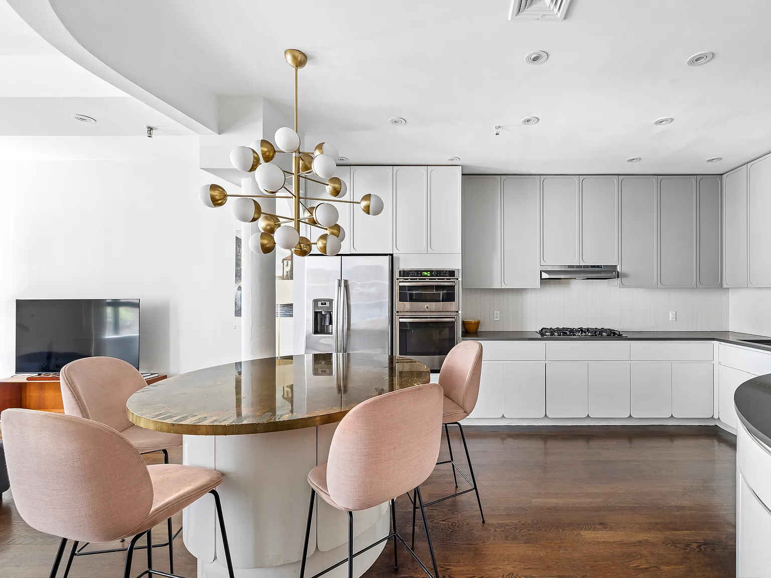 240 West 23rd Street — Photo 4