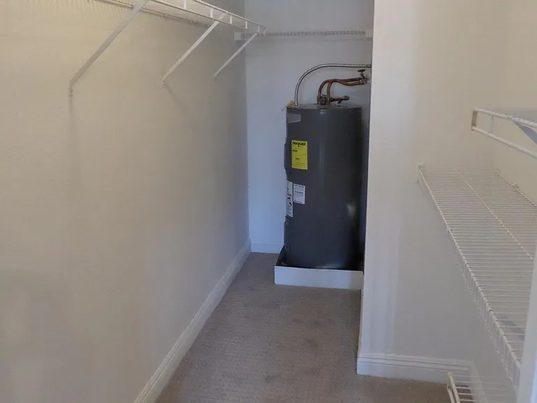 5118 S Jones Blvd #107 — Photo 12