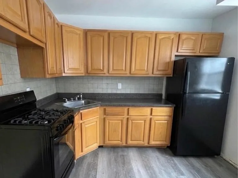 747 Lexington Ave #2 — Photo 10