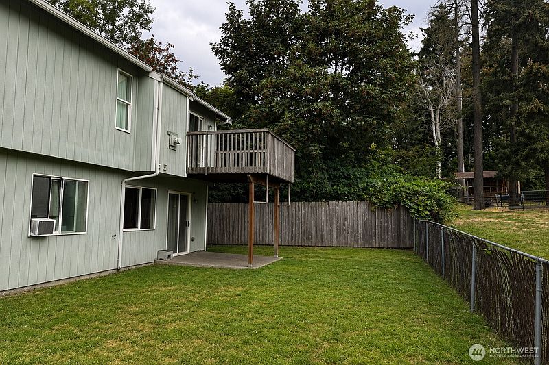 3rd image of 627 Brookdale Road E