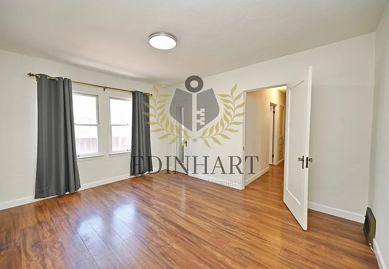 145 E University Ave — Photo 27