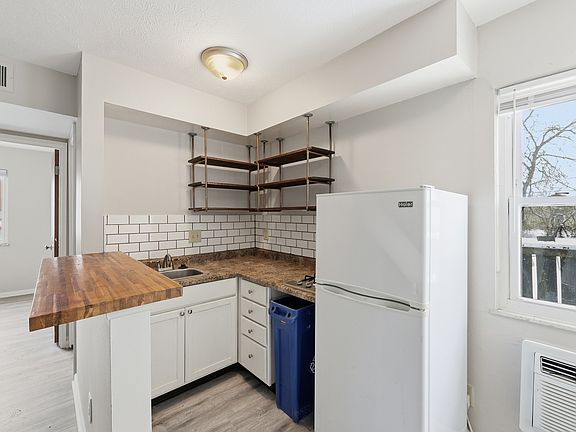 4th image of 695 Riverview Dr APT A2