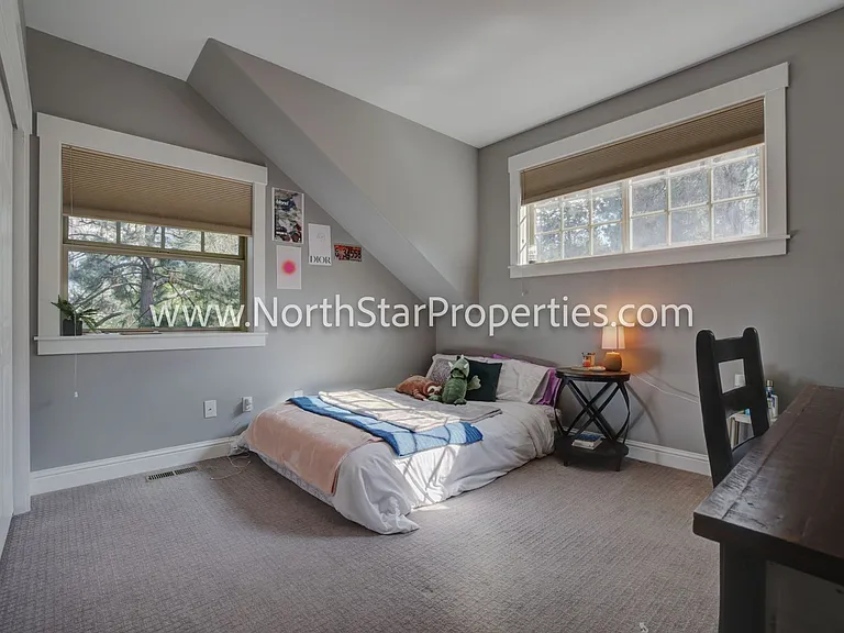 1630 NW Albany Ave — Photo 9