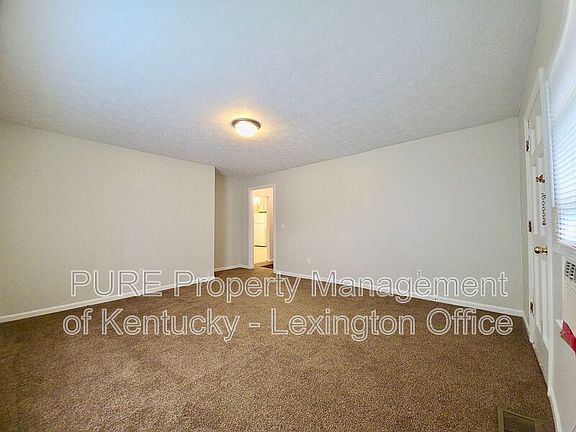 4th image of 122 S Magnolia St
