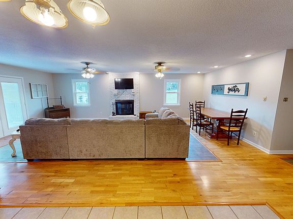 4th image of 737 Burgies Chapel Rd