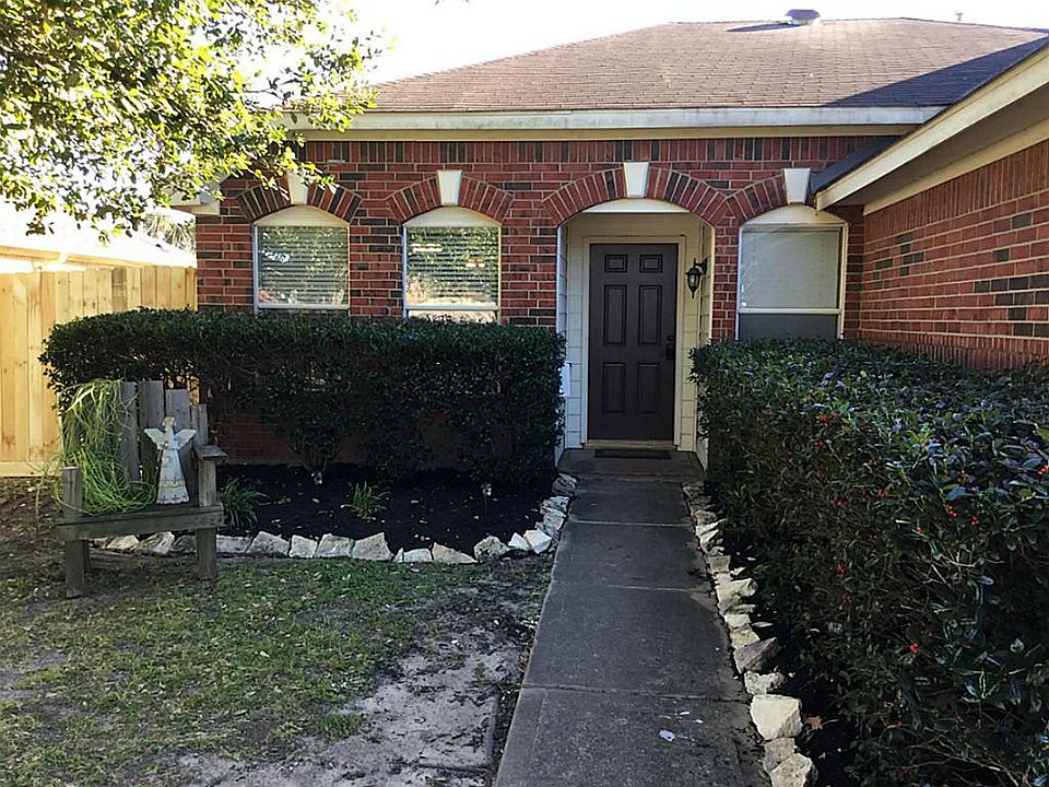 1st image of 19719 Mountain Dale Dr