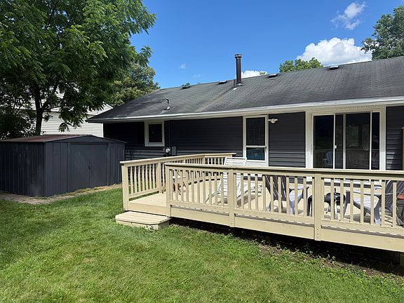 2nd image of 1021 Fountain St