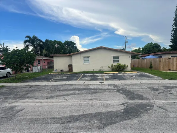 340-400 NE 44th Street, Deerfield Beach, FL 33064