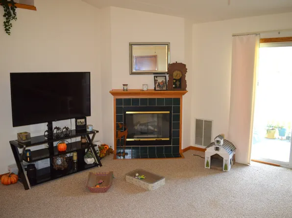 213 School Rd, Cottage Grove, WI 53527