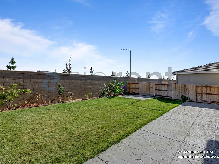 1474 Dorrington Ln — Photo 19