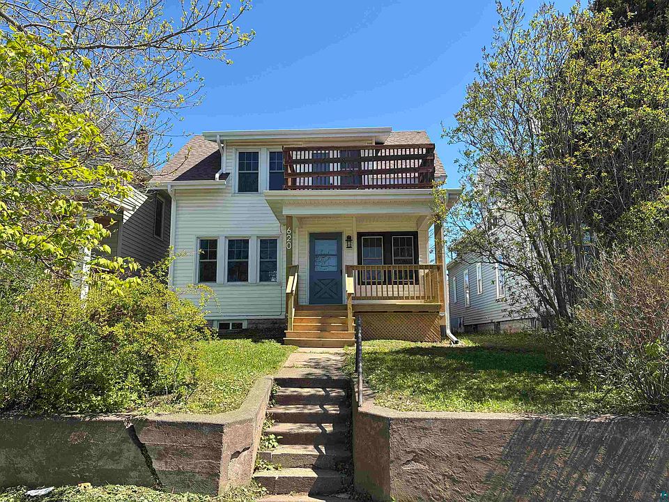 1st image of 620 N 40th Ave W