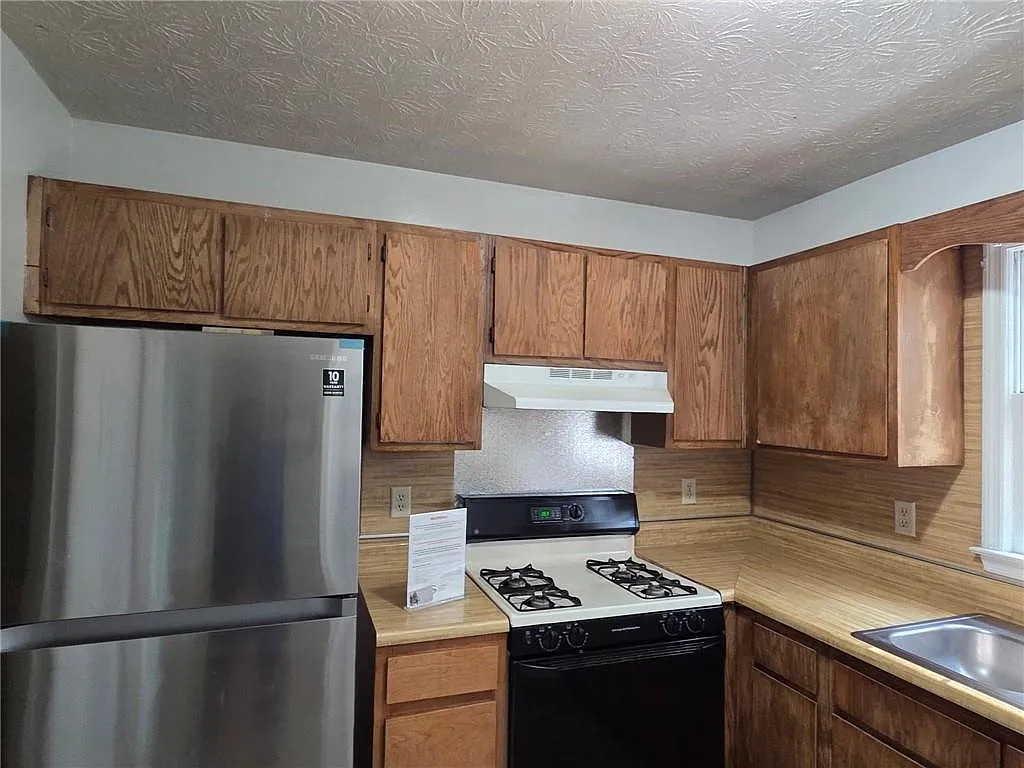 2 bed, 2.5 bath, 1232 sqft, $1,650 — Photo 3