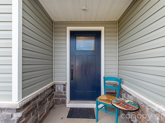3rd image of 536 Nesbe St