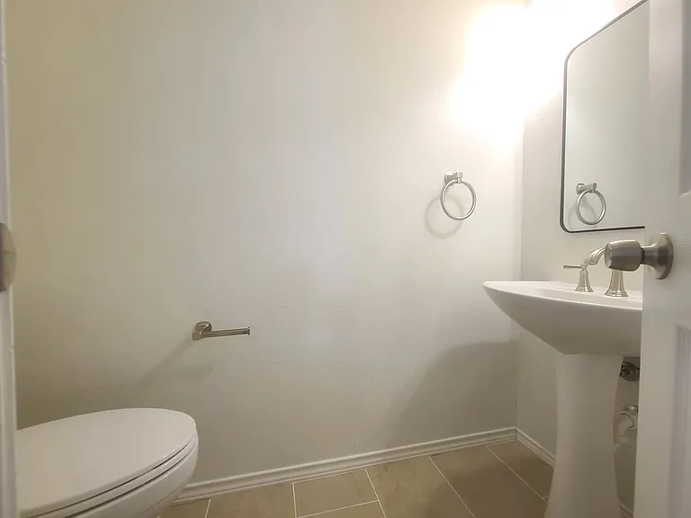 2217 Sky Harbor Dr — Photo 11