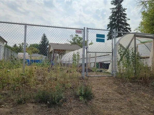 1005 Lillooet STREET W, Moose Jaw, SK S6H 4Z9