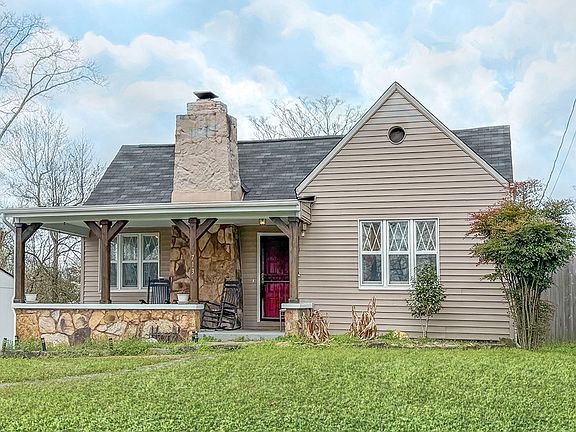 2nd image of 713 Hargraves Ave