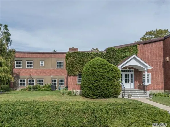 69A Bay Ave, Halesite, NY 11743