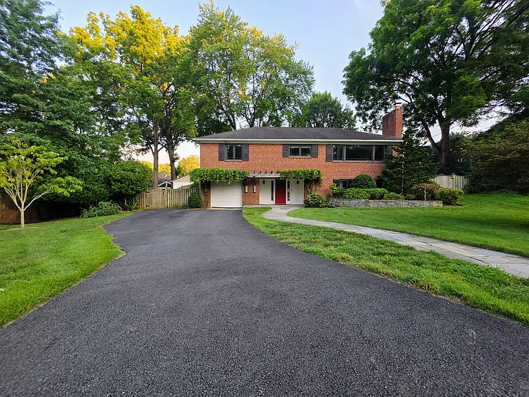 3505 N Jefferson St — Photo 2