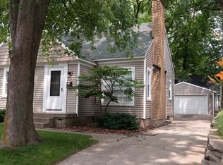 935 Merrifield St SE, Grand Rapids, MI 49507