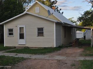 108 3rd Ave W, Lemmon, SD 57638