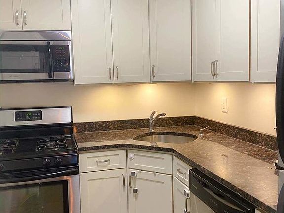 5th image of 48 W 68th St APT 4E