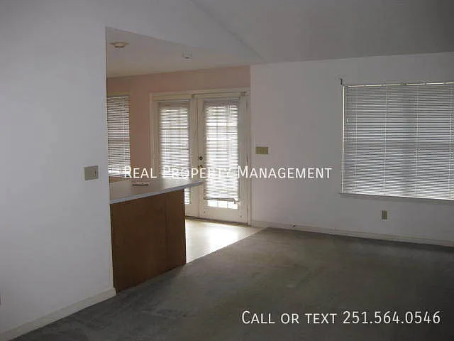 420 Lakeview Dr W — Photo 3